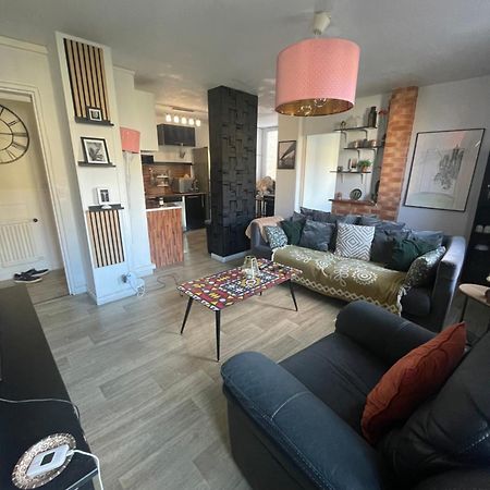 Bel Appartement Spacieux ,Convivial De 3 Chambres Avec Parking Prive Secure كان المظهر الخارجي الصورة