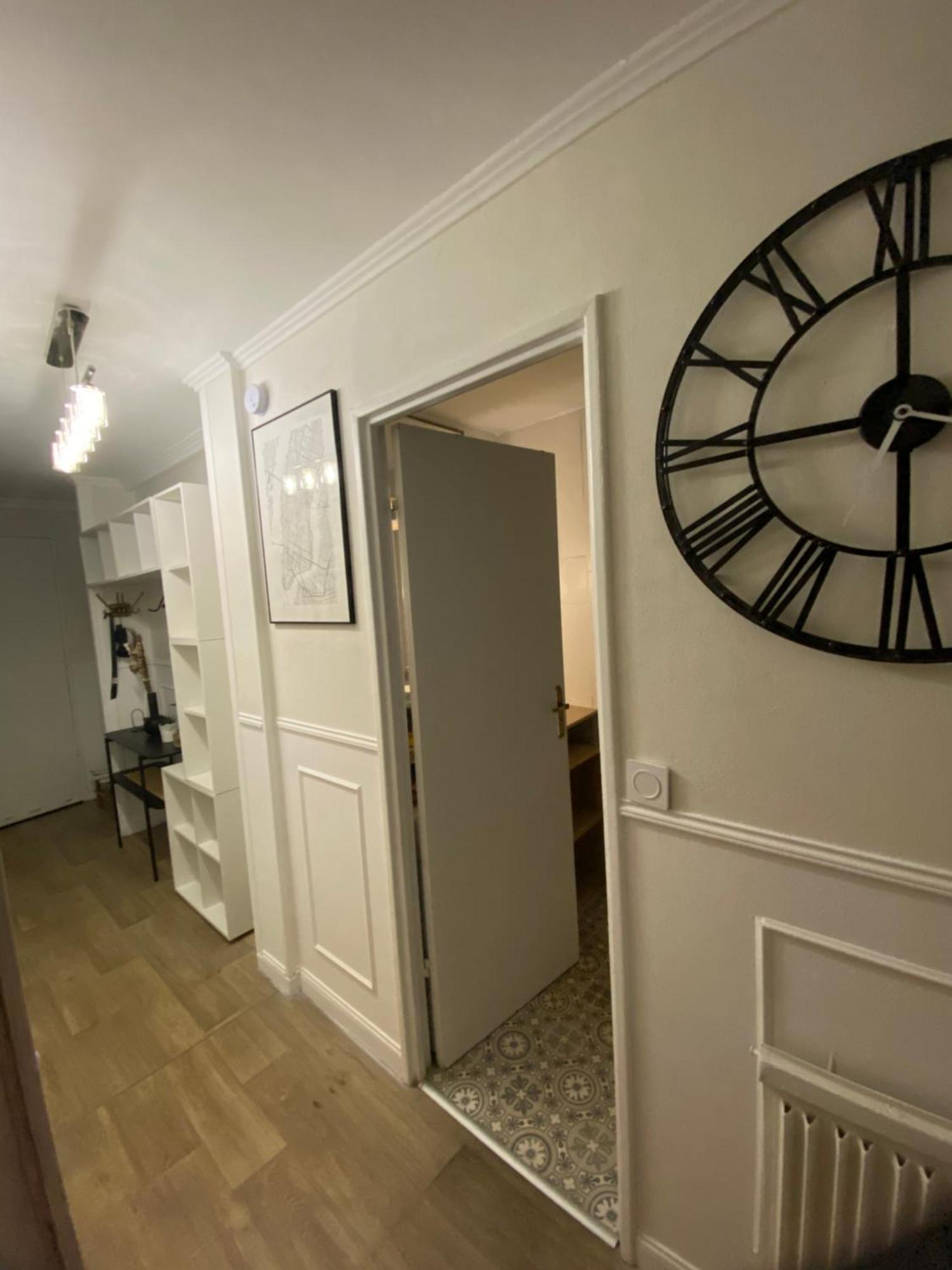 Bel Appartement Spacieux ,Convivial De 3 Chambres Avec Parking Prive Secure كان المظهر الخارجي الصورة
